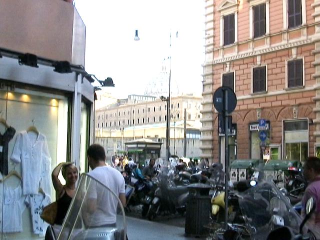 RomeVatican 1.bmp - APPROACHING THE VATICAN